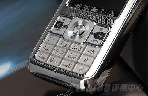 超薄时尚音乐手机 普莱达d1568真机图赏